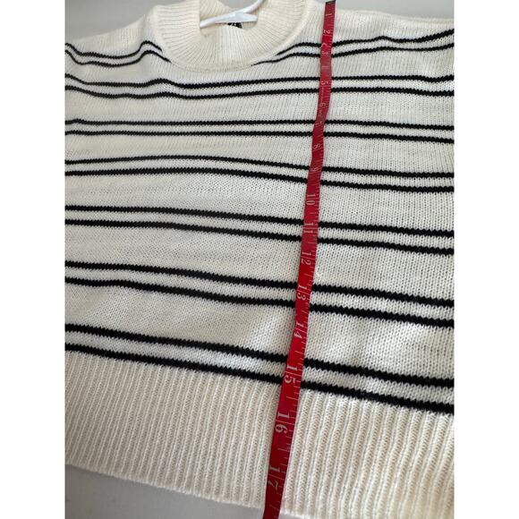 Divided H&M Cropped Crew Neck‎ Sweater Cream Black Striped Size XS - Picture 5 of 7